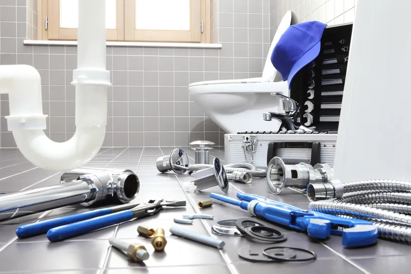 Lekkende douche: oorzaak vinden en kitrand vervangen